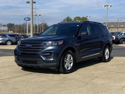 Used 2022 Ford Explorer XLT image 5