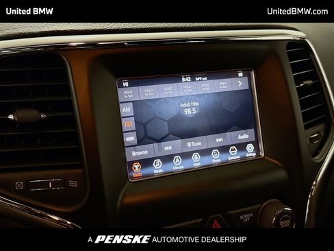 Used 2019 Jeep Grand Cherokee Laredo image 8