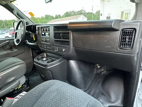 Used 2025 GMC Savana 2500 w/ Driver Convenience Package RWD image 18