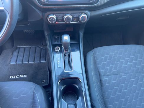 Used 2024 Nissan Kicks SV image 16