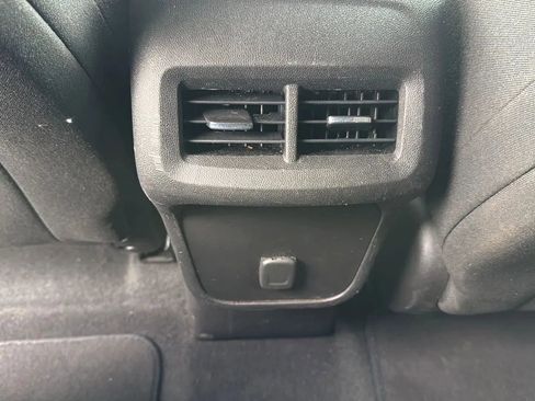 Used 2018 Chevrolet Equinox LT image 29