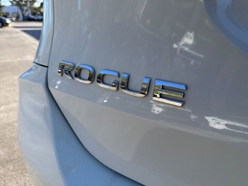 Certified 2019 Nissan Rogue S image 9