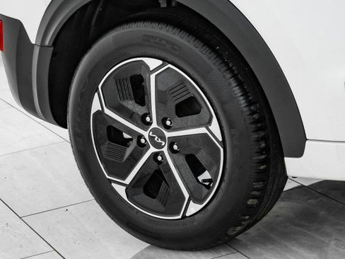 Used 2024 Kia Niro LX image 46