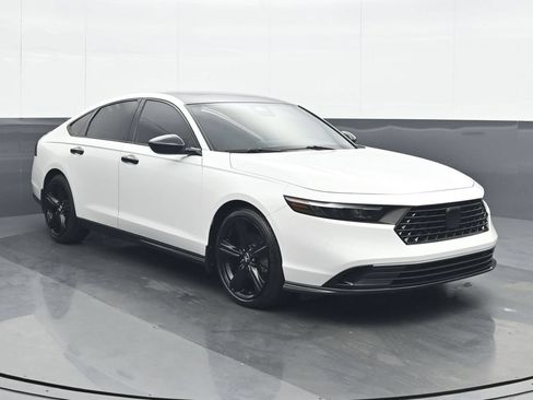 Used 2023 Honda Accord Sport image 9