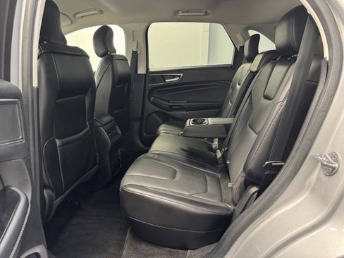 Used 2018 Ford Edge Titanium w/ Technology Package image 28
