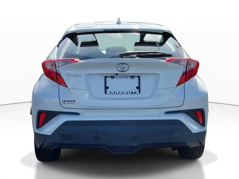 Used 2019 Toyota C-HR XLE FWD image 5