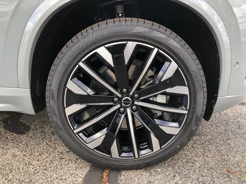 New 2026 Volvo XC90 B6 Ultra image 9