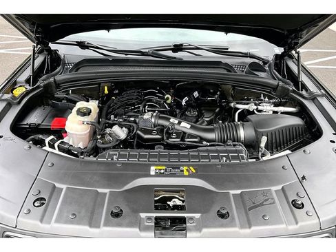 Used 2022 Jeep Grand Cherokee Altitude AWD/4WD image 10