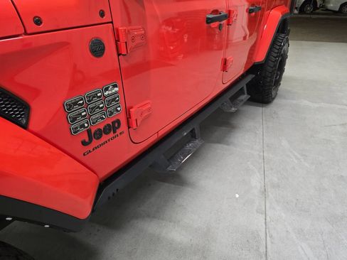 Used 2023 Jeep Gladiator Sport AWD/4WD image 13
