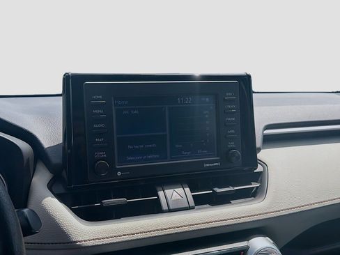 Used 2022 Toyota RAV4 XLE w/ Convenience Package FWD image 10