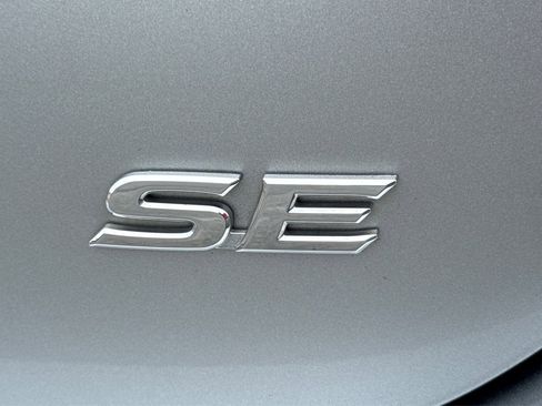 Used 2022 Toyota Camry SE FWD image 34