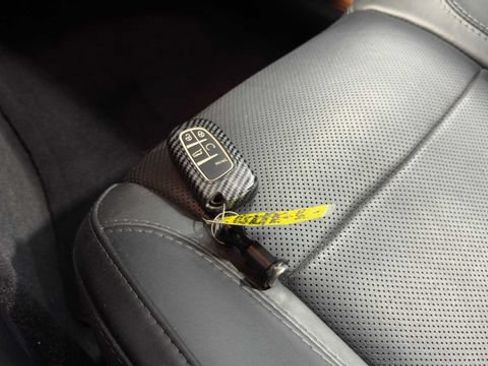 Used 2016 Dodge Challenger R/T Plus RWD image 19
