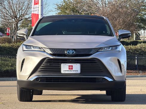 Used 2021 Toyota Venza Limited image 9