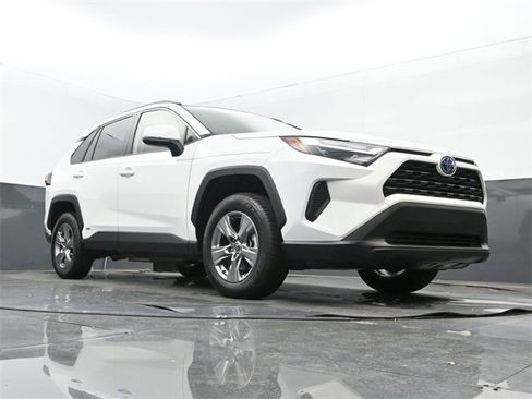 Used 2023 Toyota RAV4 XLE image 9