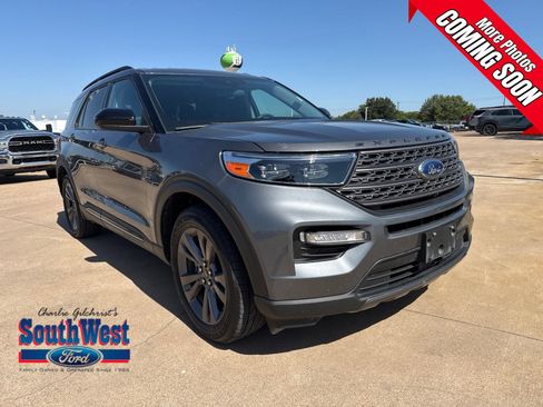 Used 2024 Ford Explorer XLT w/ Equipment Group 202A RWD image 1