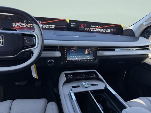 New 2026 Lincoln Navigator L Reserve AWD/4WD image 26