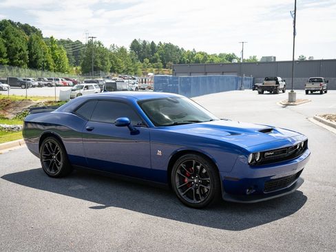 Used 2020 Dodge Challenger R/T Scat Pack RWD image 11