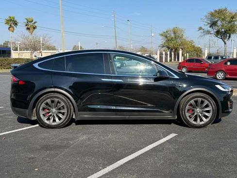 Used 2018 Tesla Model X P100D image 6