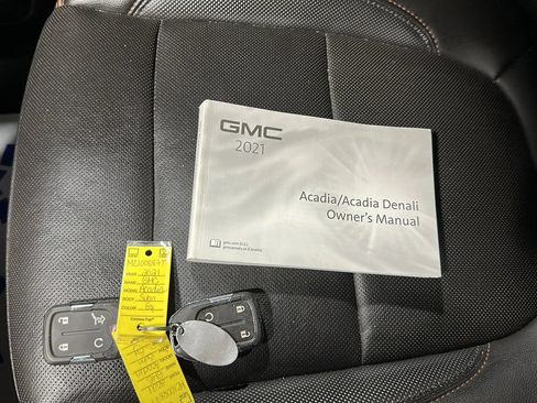 Used 2021 GMC Acadia AT4 w/ LPO, 'HIT The Road' Package AWD/4WD image 33