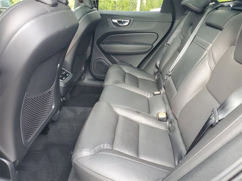 Used 2020 Volvo XC60 T6 Inscription image 11