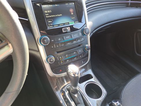 Used 2015 Chevrolet Malibu LT w/ Power Convenience Package image 21