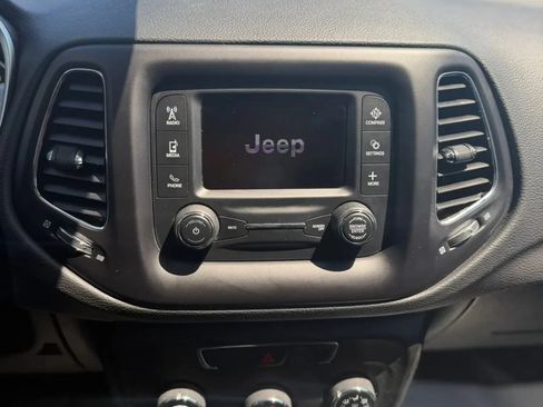 Used 2018 Jeep Compass Latitude AWD/4WD image 15