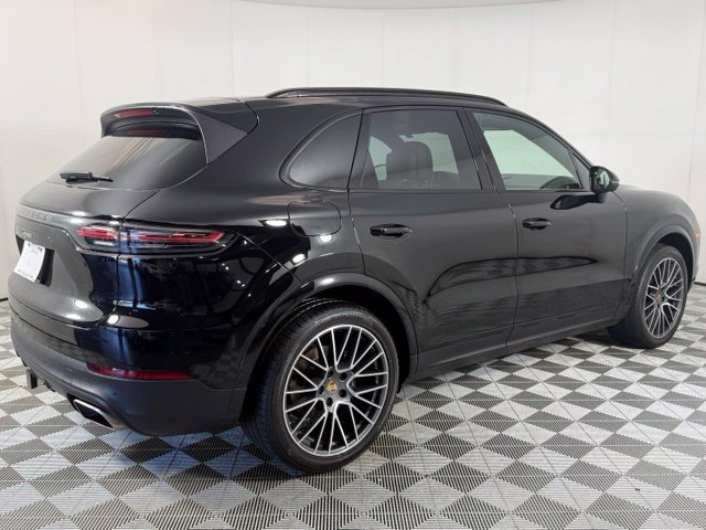Used 2023 Porsche Cayenne AWD/4WD image 8