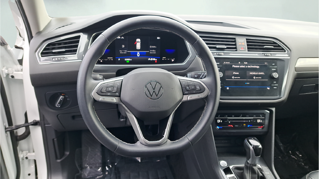 Used 2022 Volkswagen Tiguan SE AWD/4WD image 19