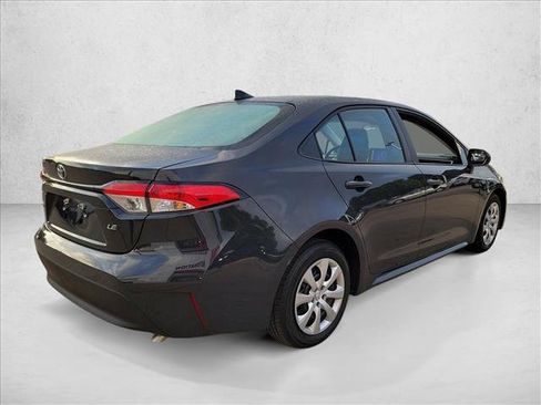 Used 2025 Toyota Corolla LE FWD image 5