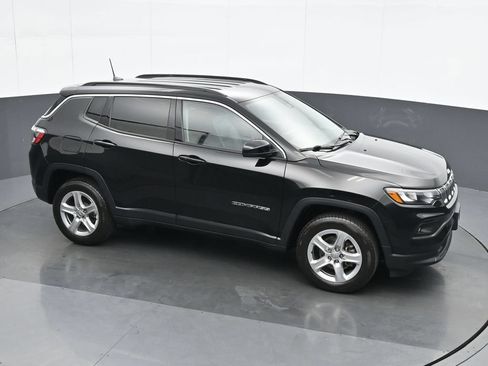 Used 2022 Jeep Compass Latitude w/ Convenience Group AWD/4WD image 23