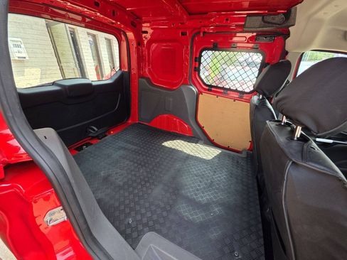 Used 2022 Ford Transit Connect XLT FWD image 19