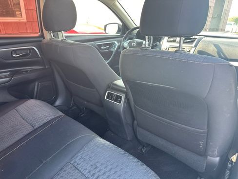 Used 2016 Nissan Altima 2.5 SV w/ Convenience Package FWD image 14