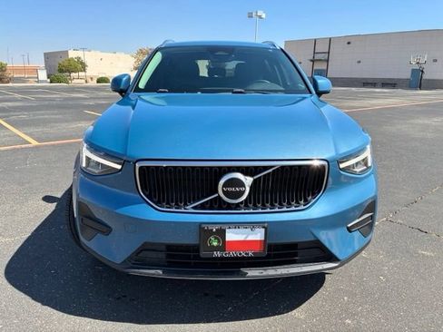 Used 2023 Volvo XC40 B4 Core w/ Convenience Package FWD image 10