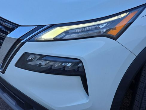 Used 2023 Nissan Rogue S image 34