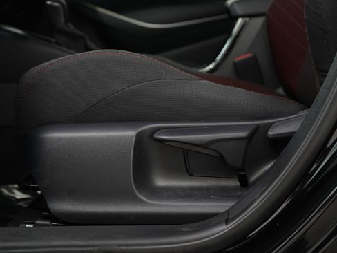 Used 2025 Toyota Corolla SE image 21