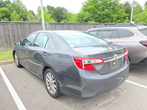 Used 2013 Toyota Camry XLE FWD image 5