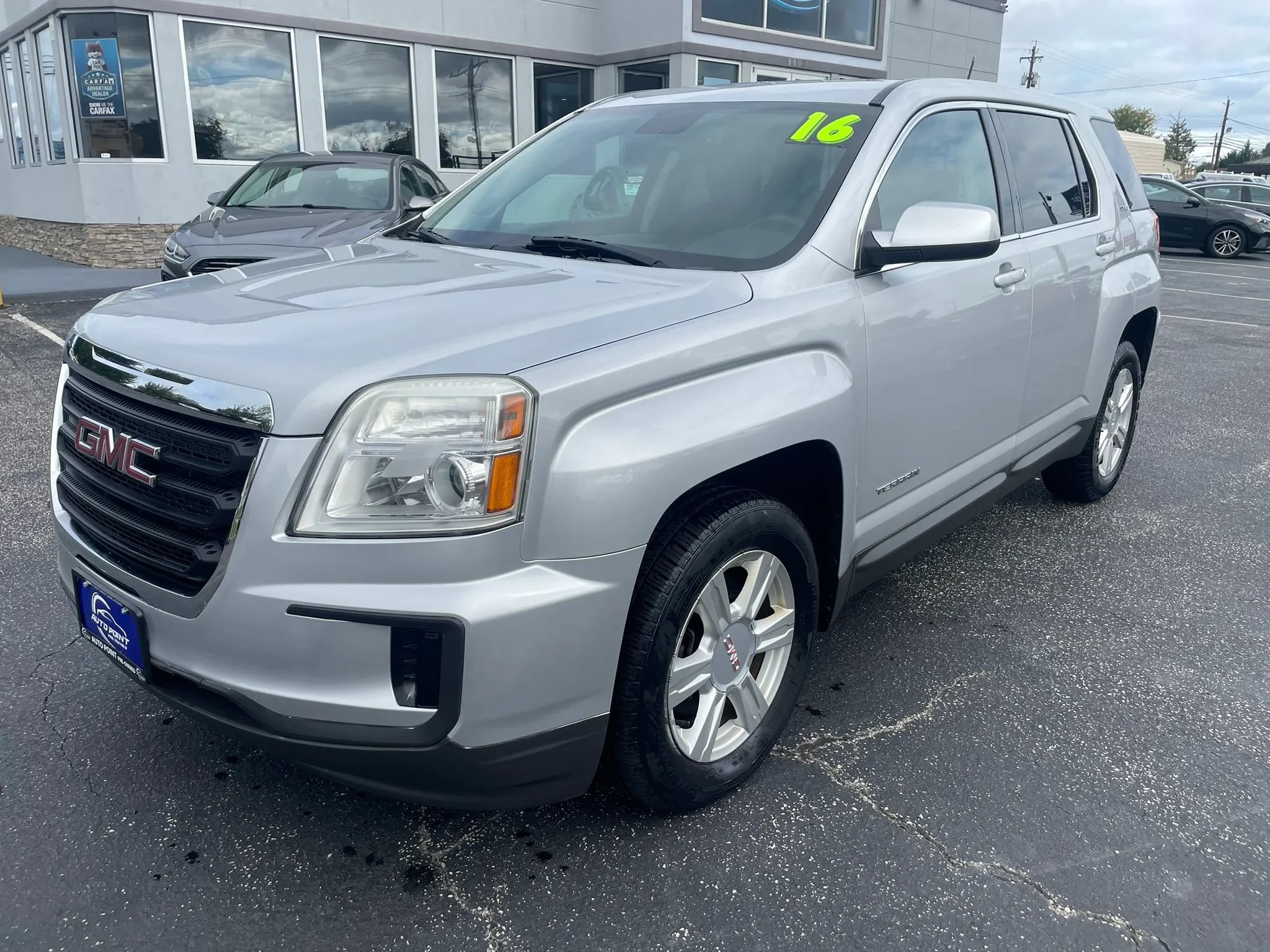Used 2016 GMC Terrain SLE FWD image 1
