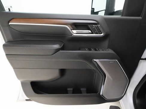 Used 2024 GMC Sierra 2500 Denali w/ Denali Reserve Package image 7