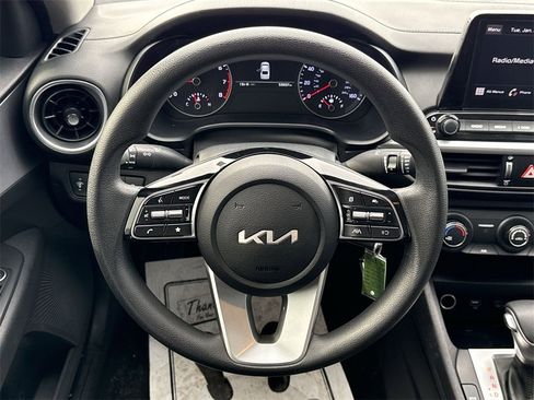 Used 2022 Kia Forte LXS image 11