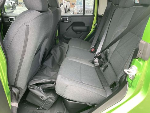 New 2025 Jeep Gladiator Sport image 20