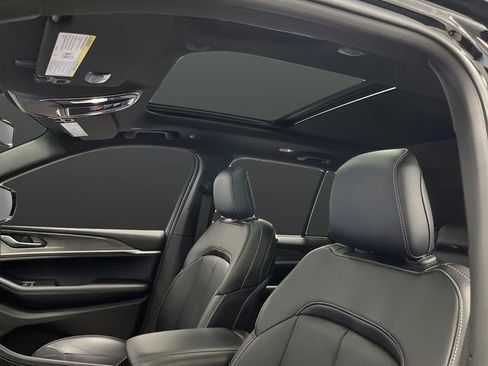 Used 2024 Jeep Grand Cherokee Limited 4xe w/ Luxury Tech Group II image 7