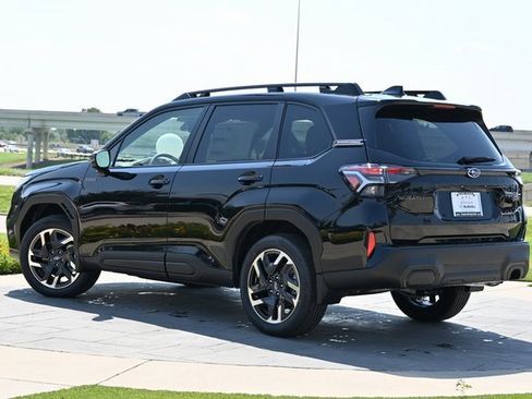 New 2025 Subaru Forester Premium image 5