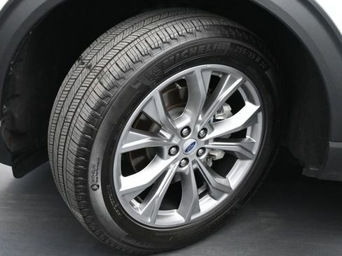 Used 2023 Ford Explorer Limited image 22