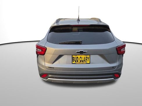 New 2025 Chevrolet Trax LT w/ LT Convenience Package image 5