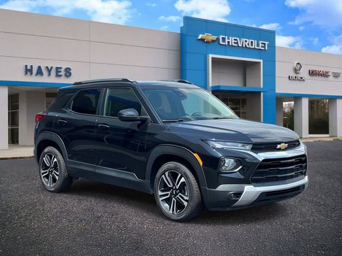Used 2023 Chevrolet TrailBlazer LT FWD image 1
