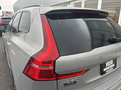 Certified 2025 Volvo XC60 B5 Plus image 10