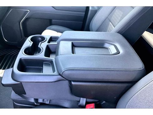 Used 2024 Chevrolet Silverado 1500 LT AWD/4WD image 17
