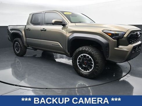 Used 2024 Toyota Tacoma TRD Off-Road AWD/4WD image 2