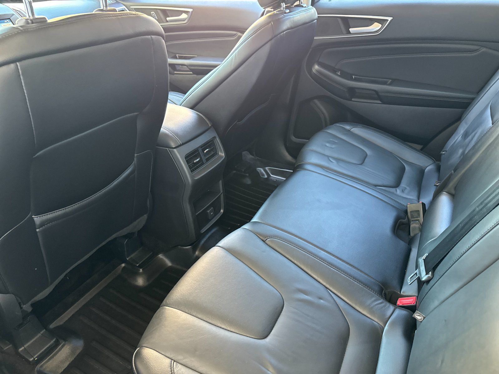 Used 2017 Ford Edge Titanium FWD image 12