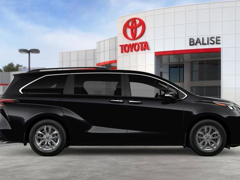 New 2026 Toyota Sienna XLE image 12